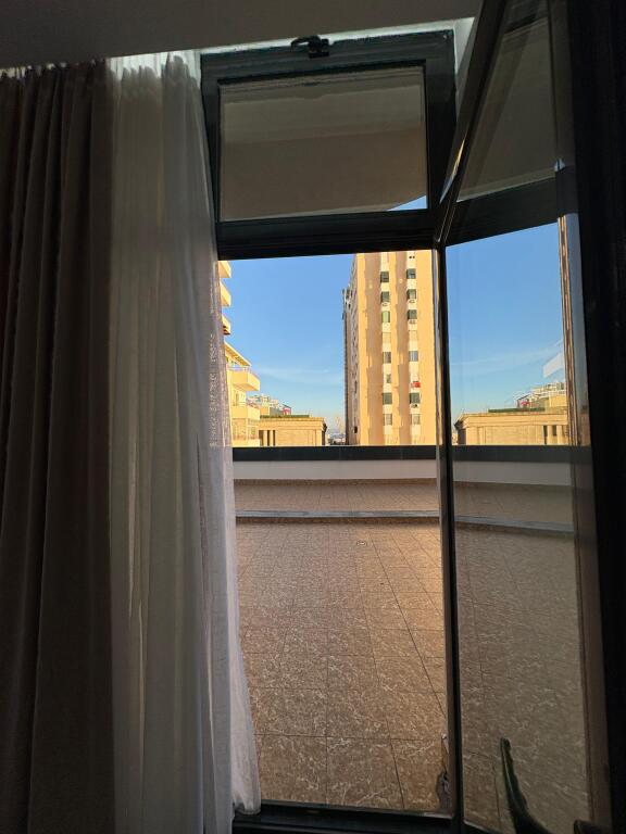 In affitto a Vollga del palazzo di 27 piani appartamento 2+1+2 bagni e una super veranda