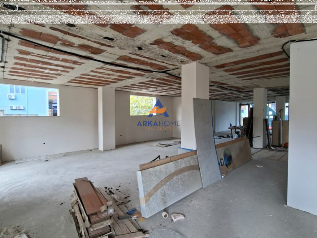LOCALE IN AFFITTO 360M2 "SAUK" 4320 EURO