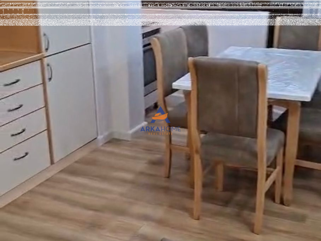 JEPET APARTMENT ME QERA 2+1 "ISH FUSHA E AVIACIONIT" 550 EURO