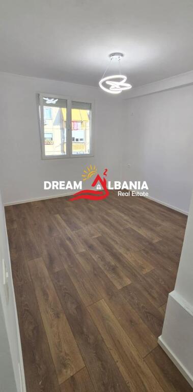 Appartamento 1+1+Deposito in Vendita 21 Dicembre, Vicino all'Hotel Mondial (ID 4119455)