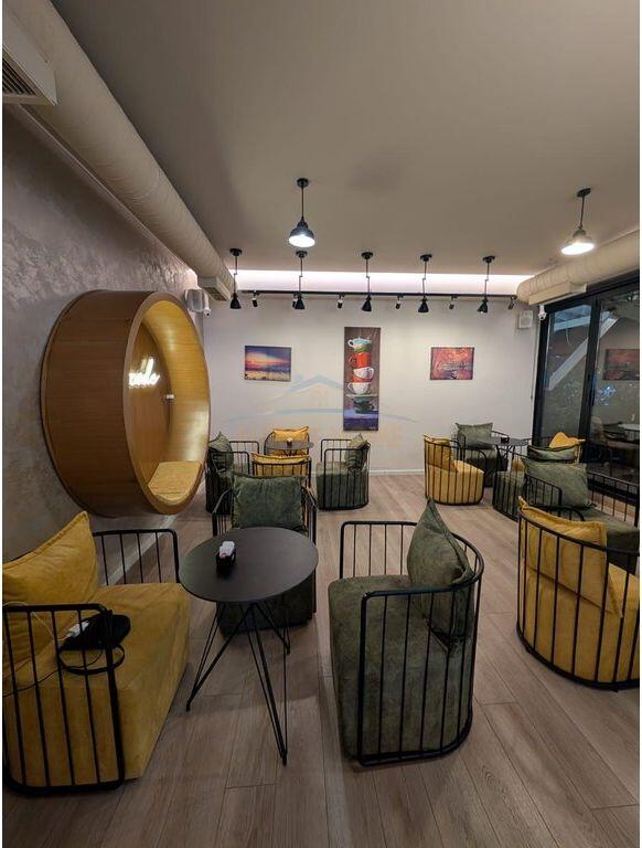 In vendita, Bar Lounge Business, vicino al Palazzo con Freccia, Tirana