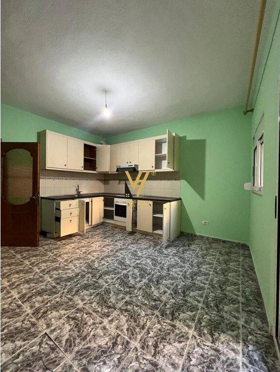 APPARTAMENTO 3+1+2+BLK IN AFFITTO PRESSO IL COMUNE DI PARIGI 700 EURO
