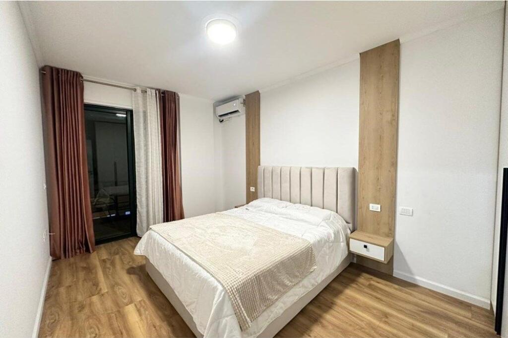 APPARTAMENTO 2+1+2 CON POSTO AUTO