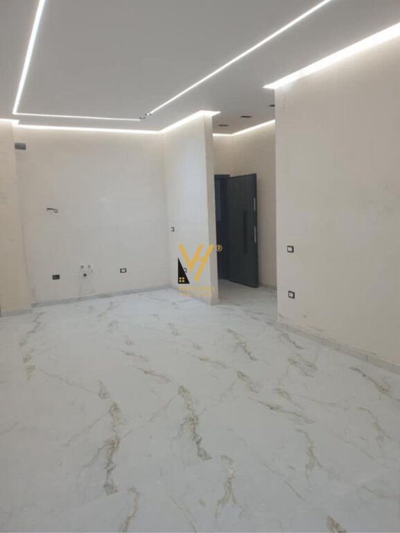 JEPET AMBIENT BIZNESI 74 M2 ME QERA NE ASTIR 80.000 LEKE