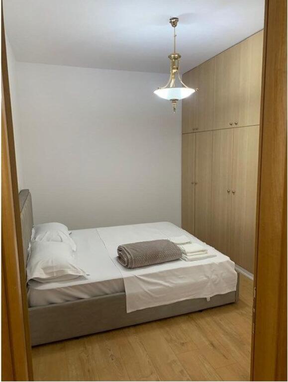 Apartment 2+1, Dry Lake