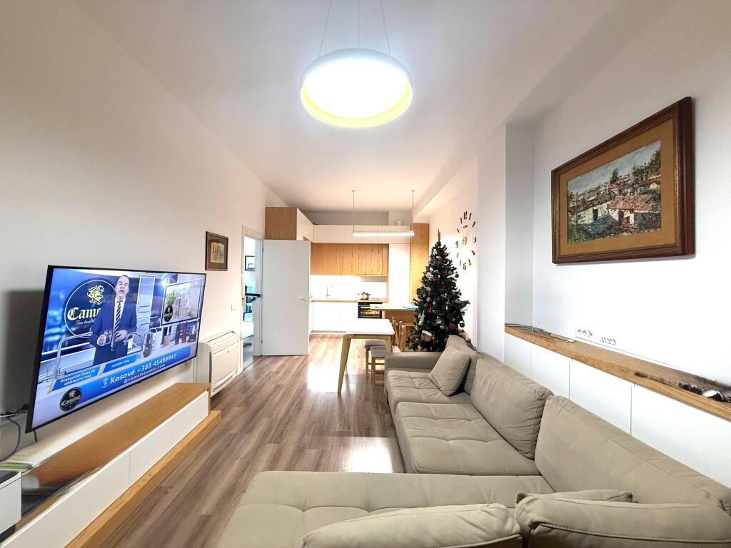 EKSKLUZIVE 📍 Pazari i Ri, shitet apartament 2+1+2