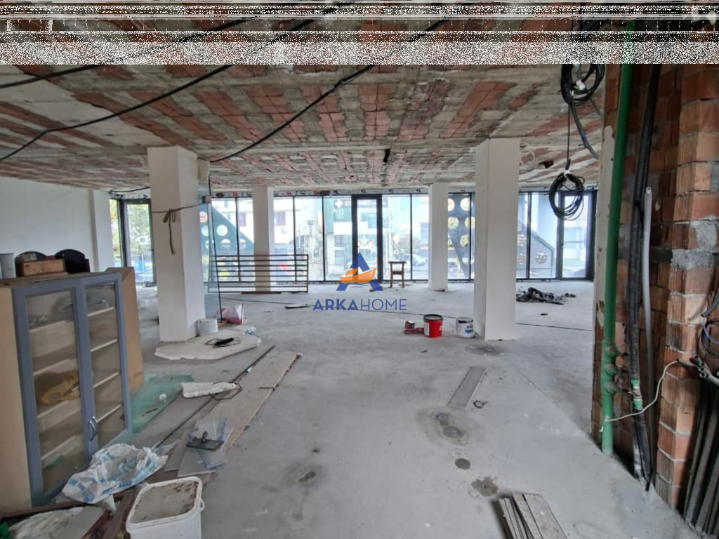 LOCALE IN AFFITTO 360M2 "SAUK" 4320 EURO