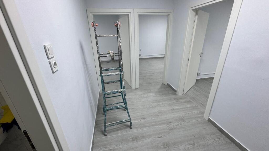 Apartament 2+1 me qira Prane Pallatit me Shigjeta