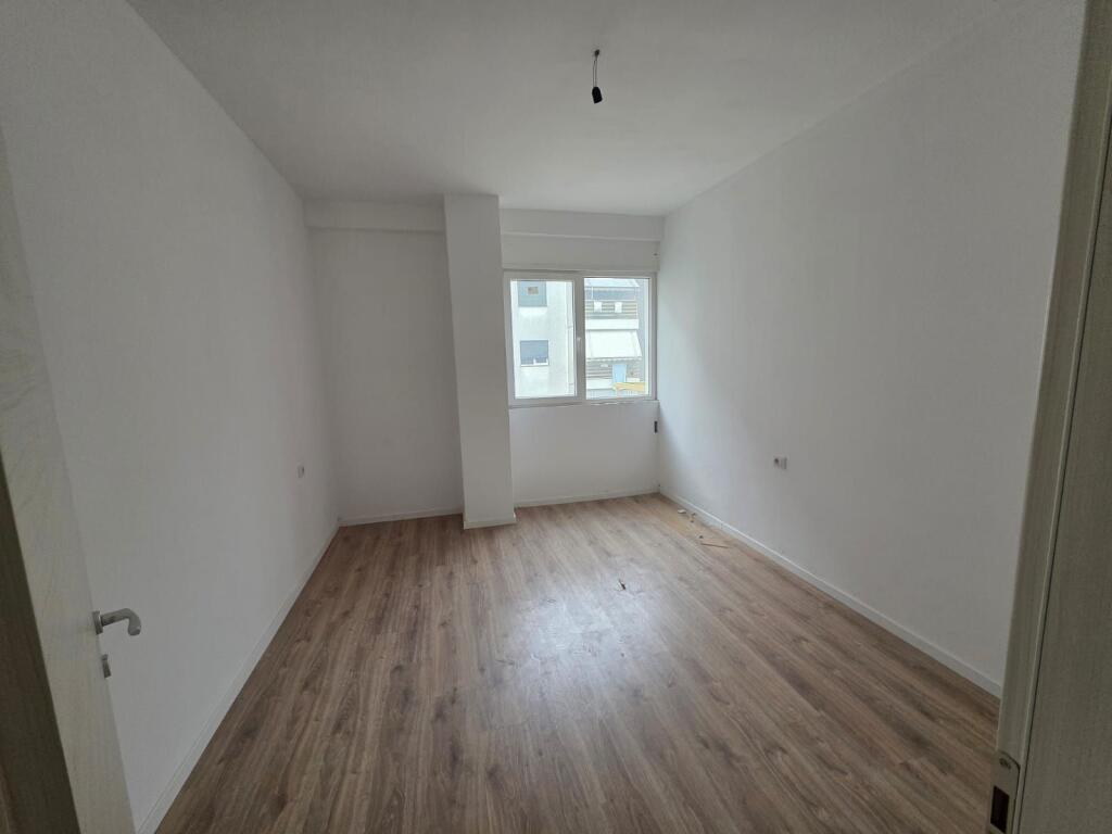 Laprak Kupola Shitet Apartament 2+1+2