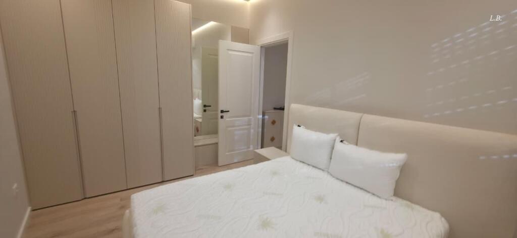 🏡 Apartment 1+1 for rent 📍 Center, Tirana – near the 9-story building 🏢 2nd floor, with elevator  💶 Price: 650 € / month