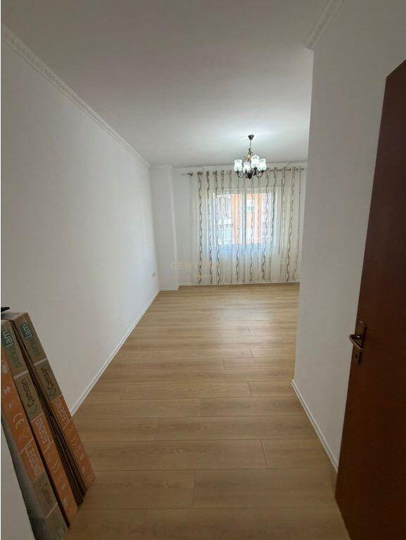 Appartamento 1+1 in Vendita, 3° Piano con Ascensore