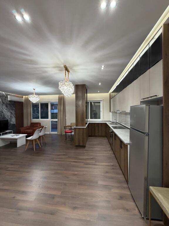 Apartament 2+1+2 Me Qira tek Kopshti Botanik📢