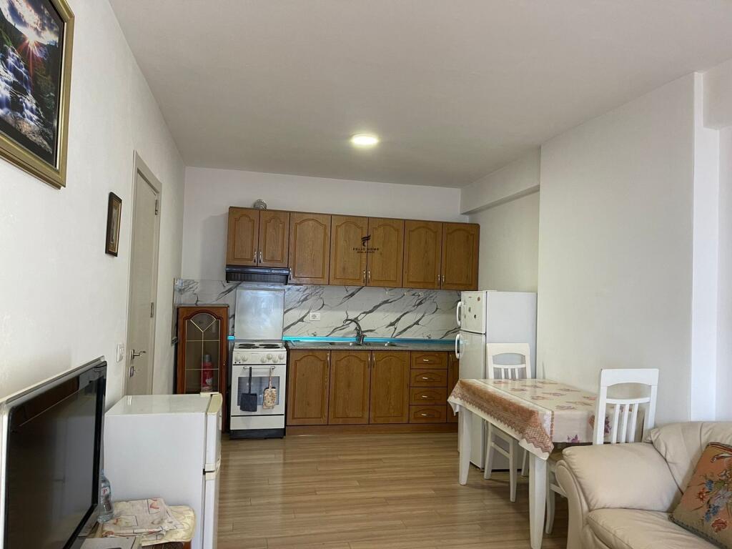 SHITET APARTAMENT 3+1+2 5 MAJI 230.000 EURO