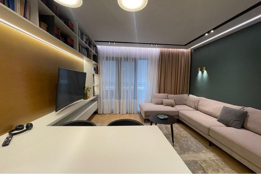 Jepet per Qira apartament 2+1 te Liqeni i Thate!