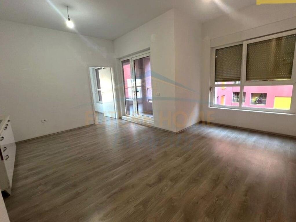 Shitet, Apartament 1+1, Kompleksi Mangalem, Tiranë.