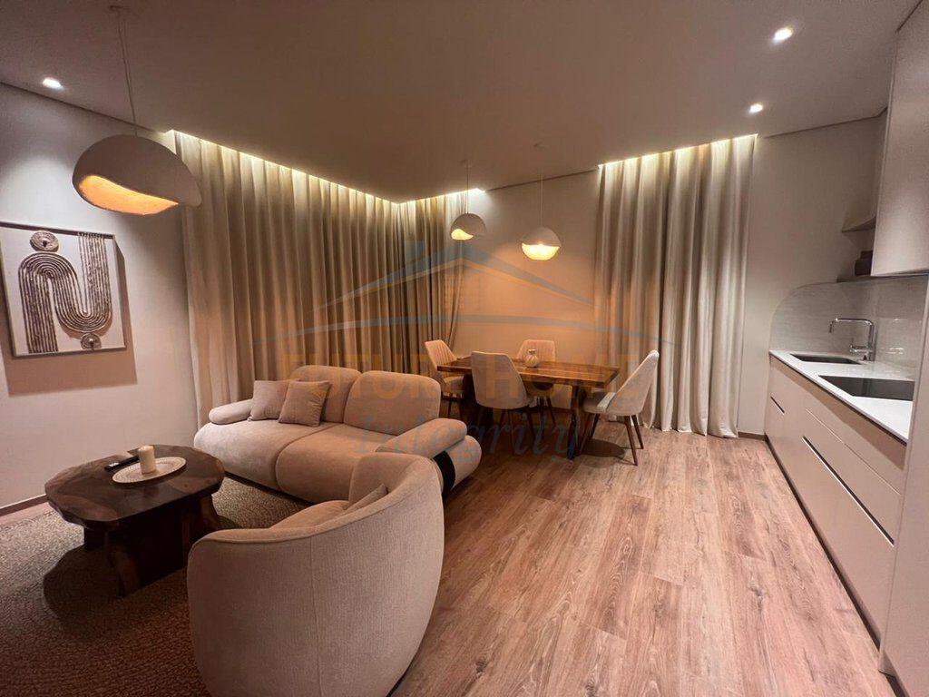 Qera, Apartament 2+1+2+2 Poste Parkimi, Green Valley Residence, Tiranë.