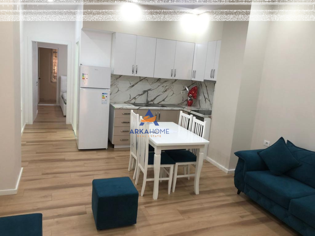 AFFITTASI APPARTAMENTO 1+1+BALCONE "VICINO ALLA STRADA RRAPO HEKALI, COMPLESSO ELEONOR" 42000 LEKE