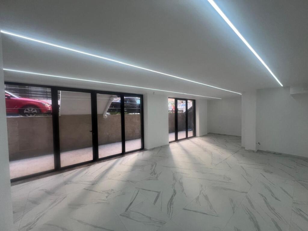 SHITET AMBIENT BIZNESI – PLAZH, DURRËS