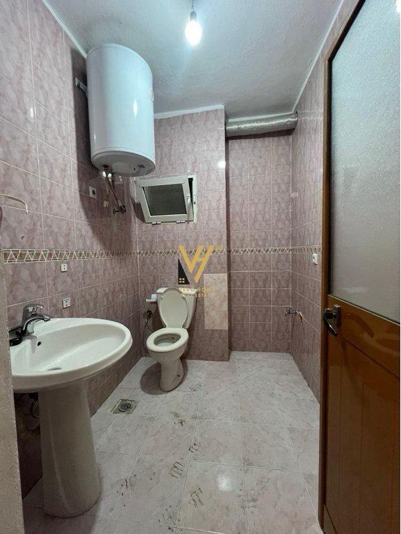 APPARTAMENTO 3+1+2+BLK IN AFFITTO PRESSO IL COMUNE DI PARIGI 700 EURO