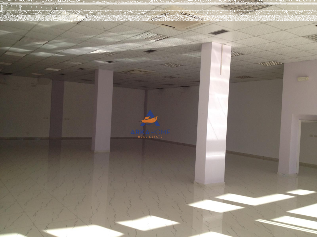 AFFITTASI MAGAZZINO 230M2 "KAMEZ" 1250 EURO