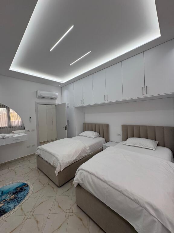 In affitto a Vollga del palazzo di 27 piani appartamento 2+1+2 bagni e una super veranda