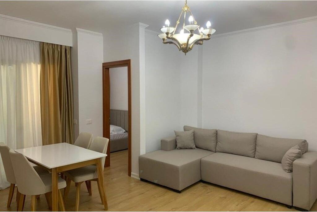 Apartment 2+1, Dry Lake