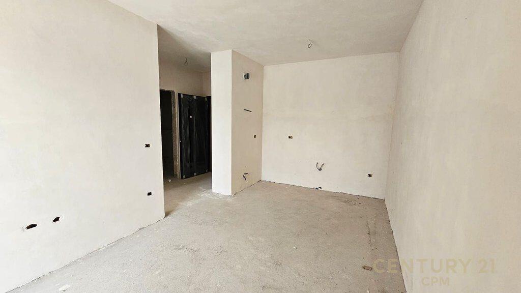1+1 plus post parkimi ne shitje 90000€