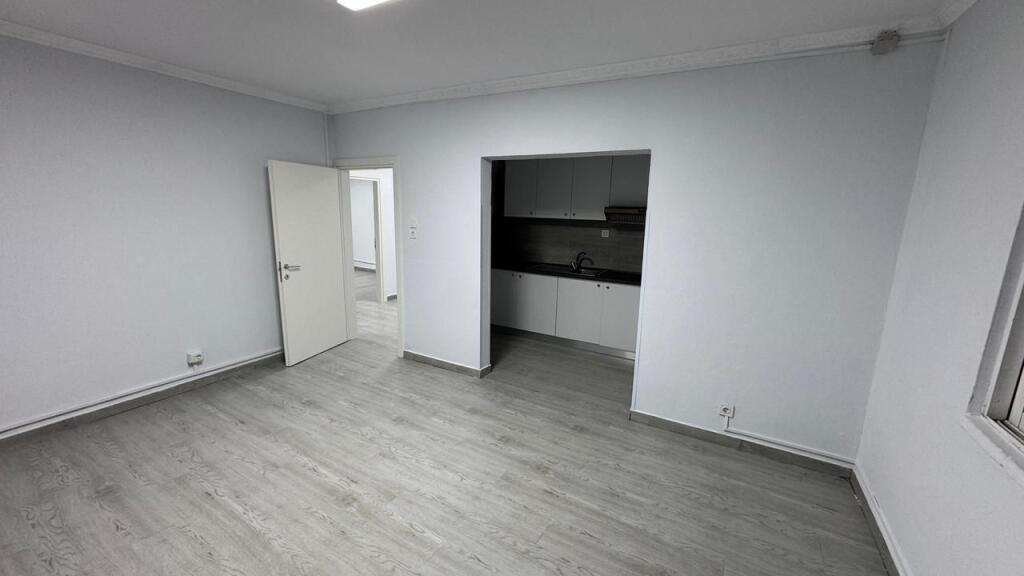 Apartament 2+1 me qira Prane Pallatit me Shigjeta