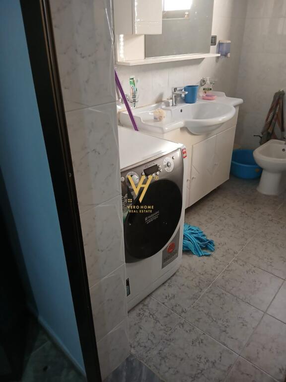 JEPET APARTAMENT 2+1+BLK ME QIRA TE PAZARI I RI 55.000 LEKE