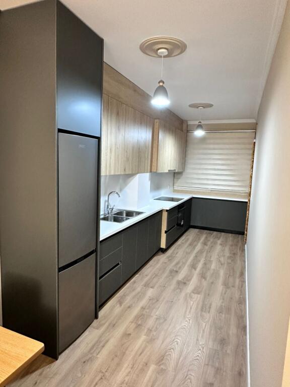 🏠 Shitet Apartament 2+1+2