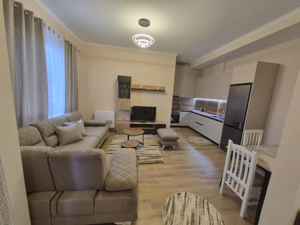 🏠 Jepet me qira apartament 1+1