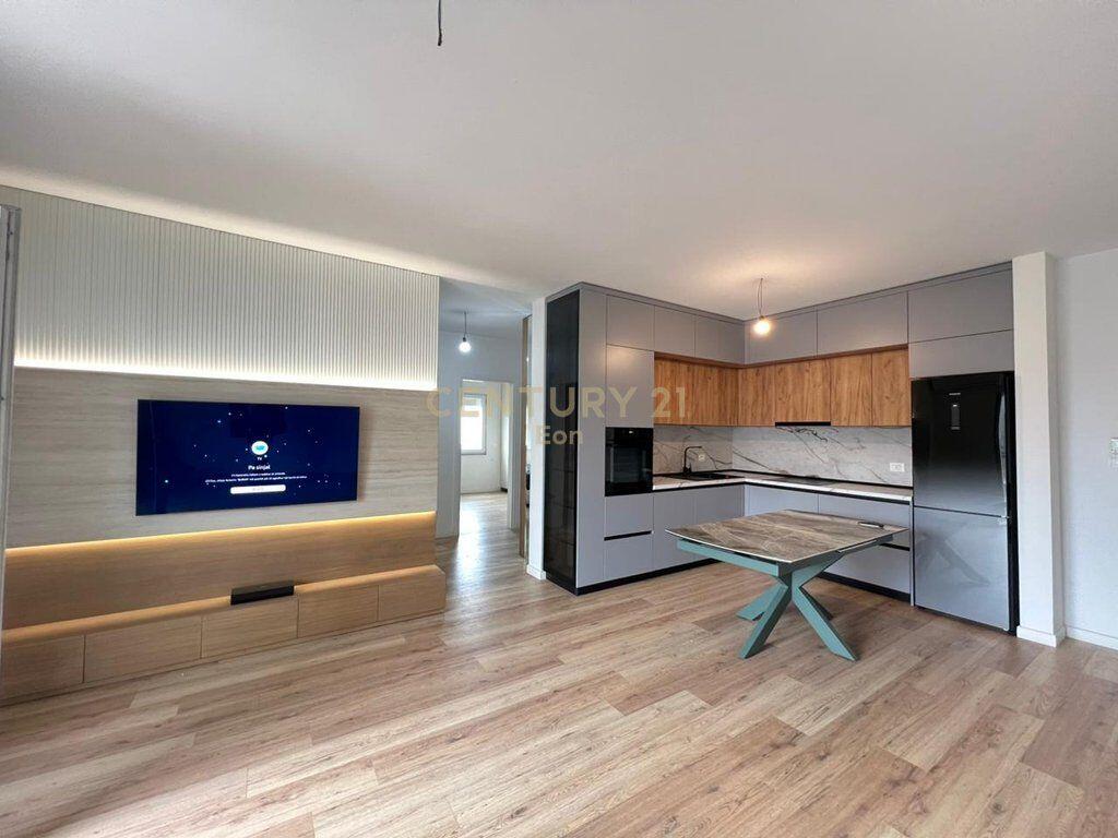 Appartamento 2+1 in Vendita, Vista Mare, Spiaggia di Durazzo! 185.000 € Superficie Totale 102m2