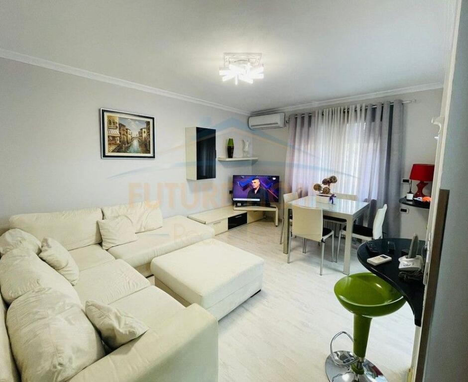 Affitto, Appartamento 2+1+POSTO AUTO, Bllok, Garda, Tirana.