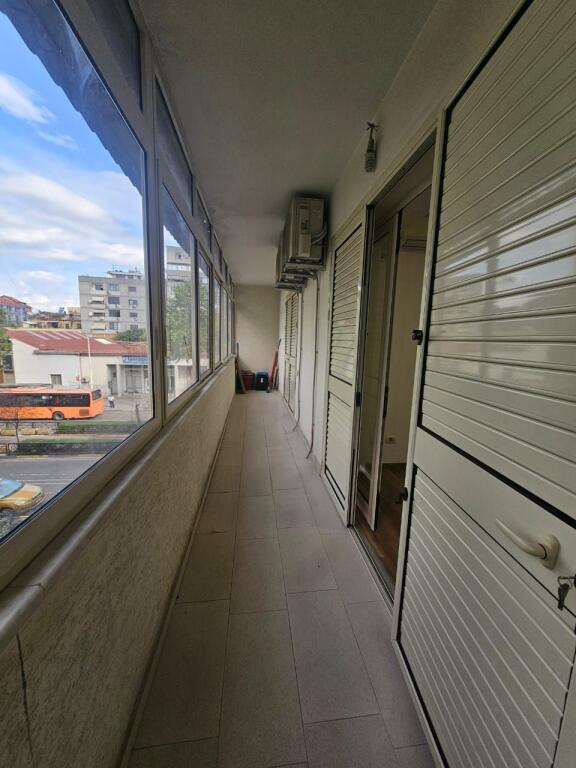 Locale Commerciale in Affitto – Posizione Premium nel Centro!
