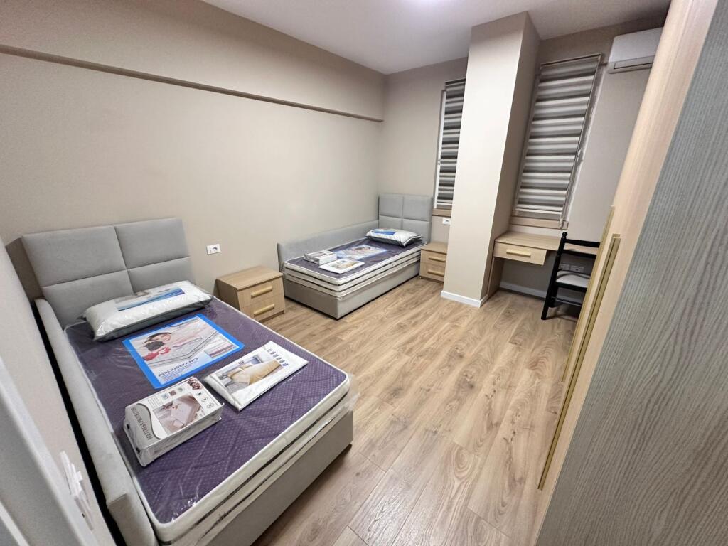 🏠 Shitet Apartament 2+1+2
