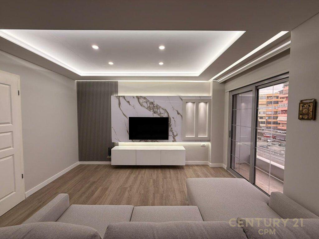 APPARTAMENTO 2+1+2 IN AFFITTO – MUNICIPIO DI PARIGI, VICINO AL CENTRO KRISTAL