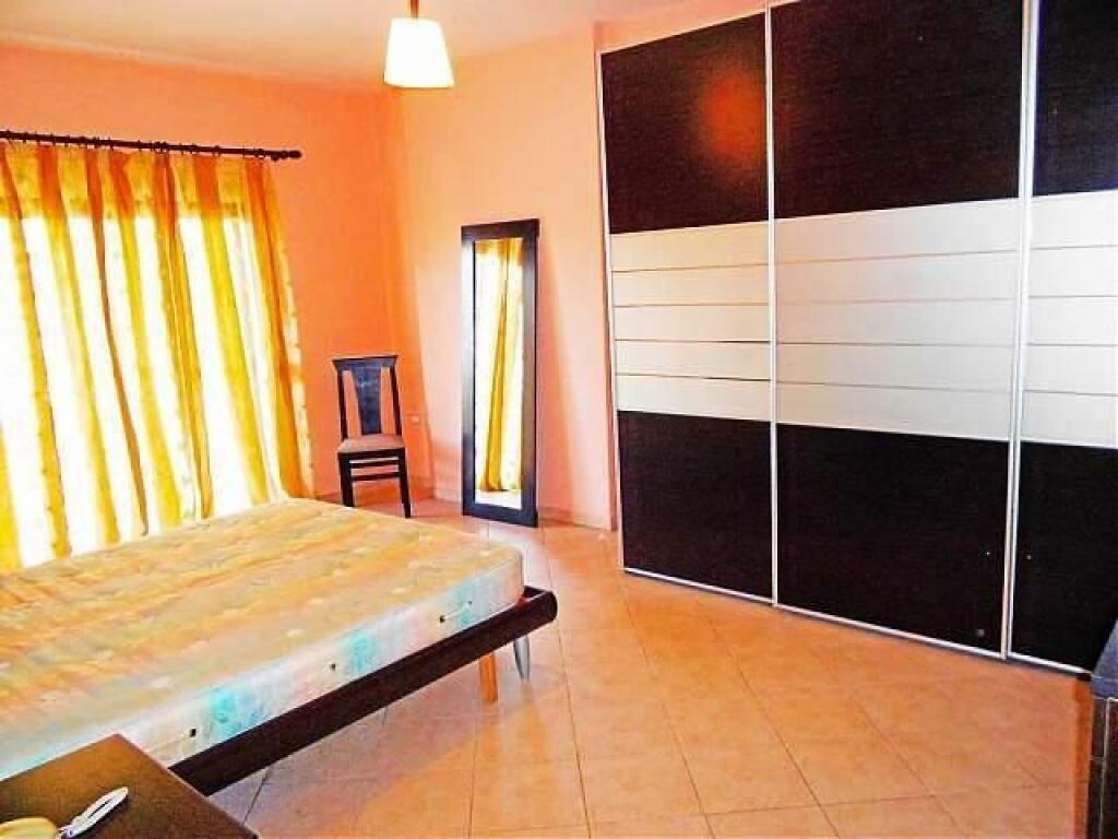 SHITET APARTAMENT 1+1 SHKOLLA E KUQE 175.000 EURO