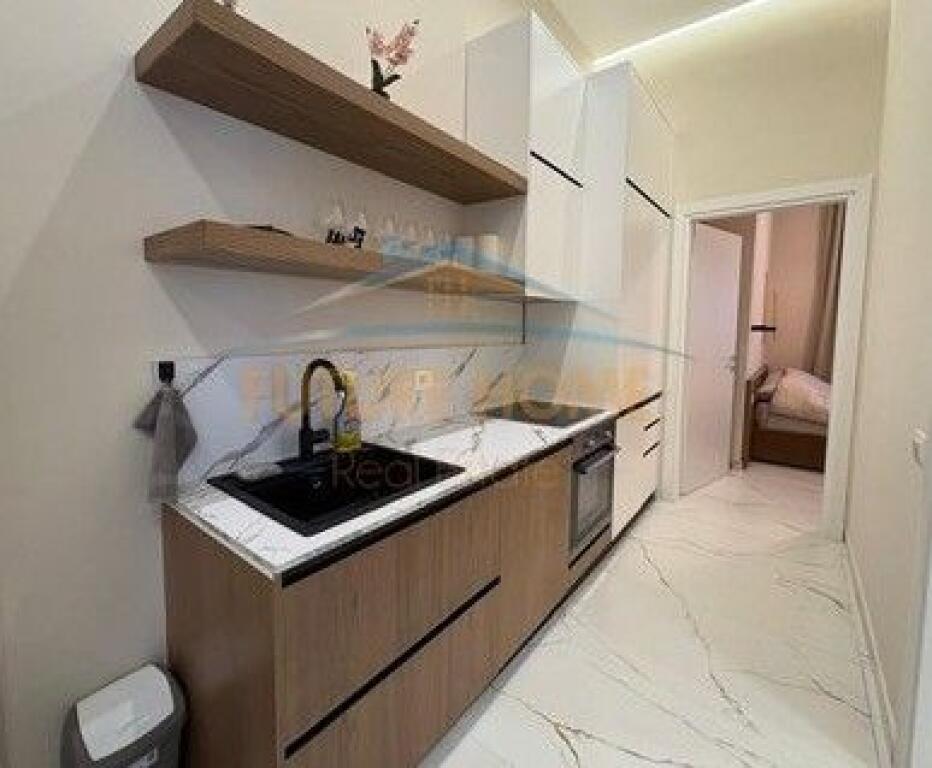 Affitto, Appartamento 2+1, Via Durazzo