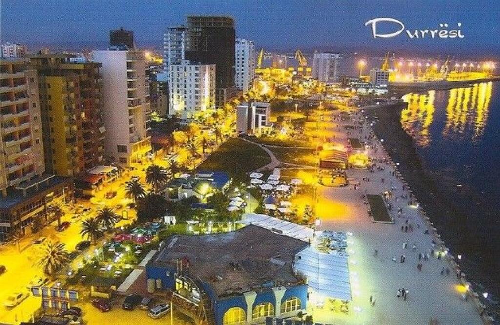 Bar / Premises for Sale in Durres – near the Market
