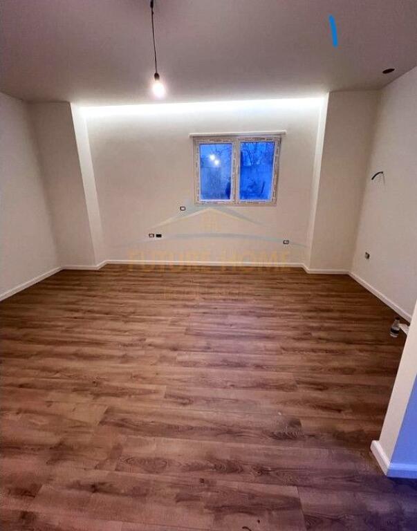 Shitet, Apartament 1+1, Materniteti i Ri, Tirane