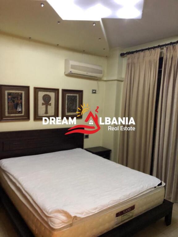 Appartamento 3+1 in affitto nella zona di Blloku vicino alla Facoltà di Giurisprudenza a Tirana (ID 4231317)