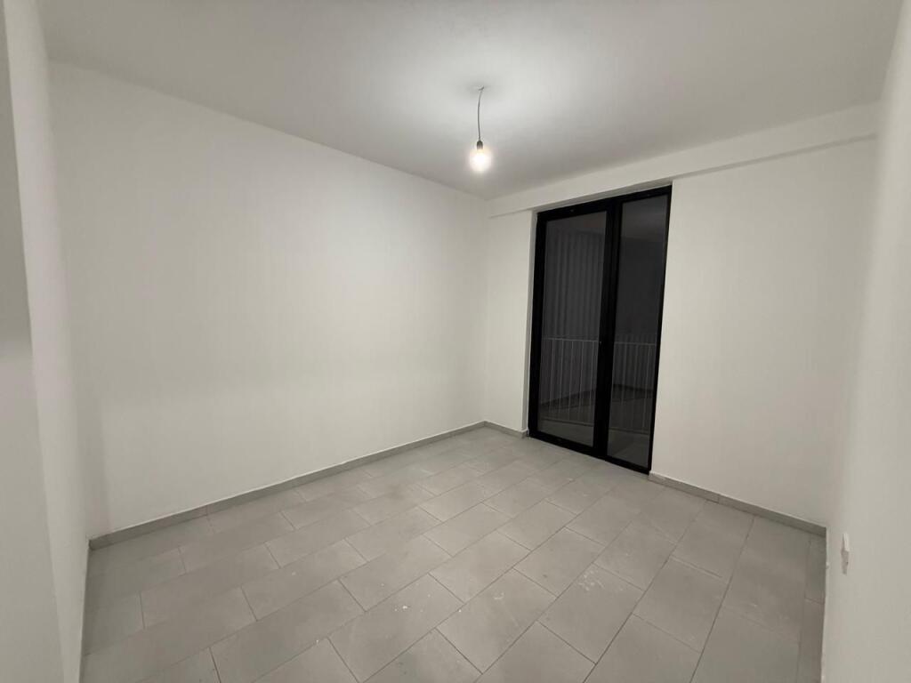 Locale per uffici in affitto presso Golden Tower Residence, Mine Peza.