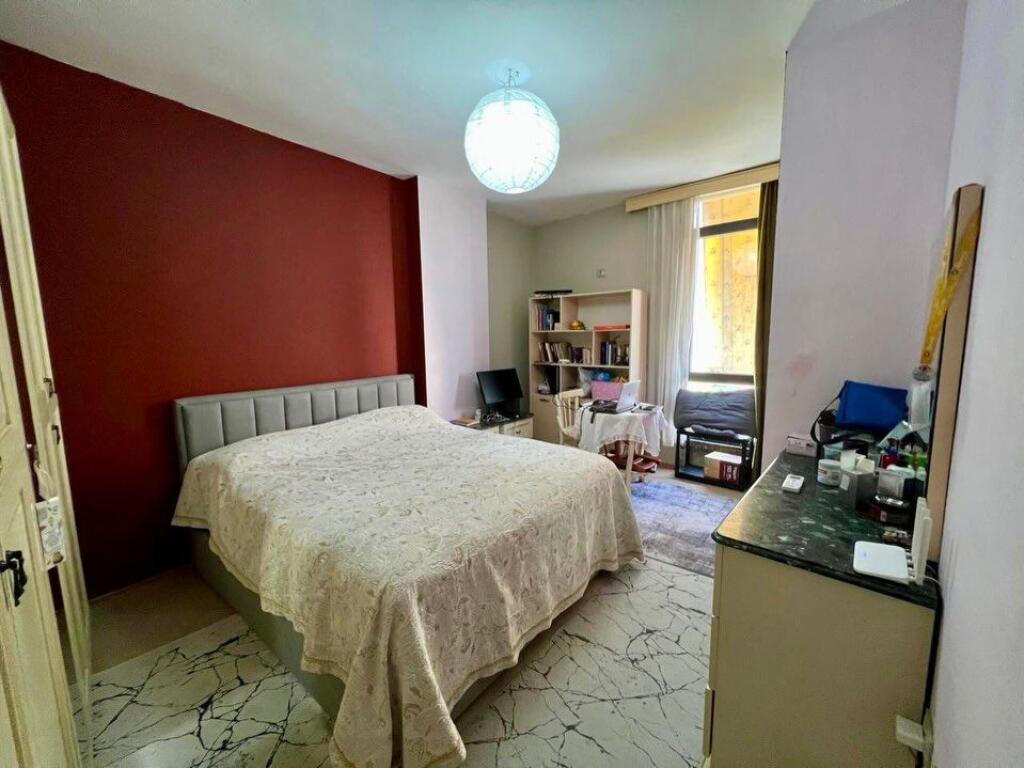 YZBERISHT, Vicino a Eco Market vendiamo appartamento 2+1+2