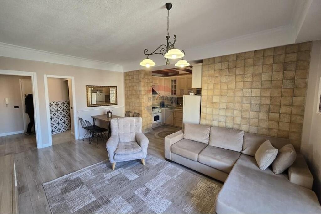 Apartment 1+1 and Gazoniere for sale, Center, 9-storey!
