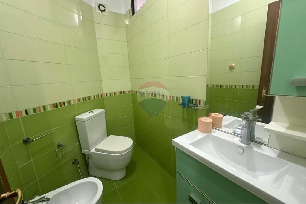 Apartment 3+1+2 for sale at Myslym Shyri