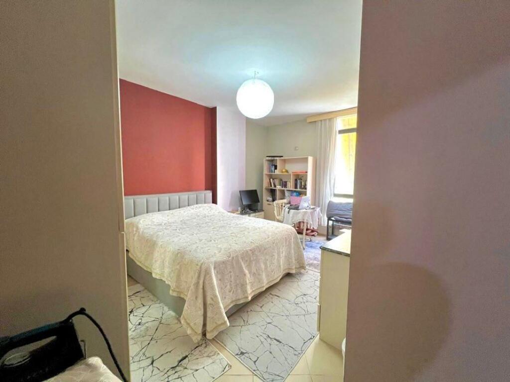 YZBERISHT, Vicino a Eco Market vendiamo appartamento 2+1+2