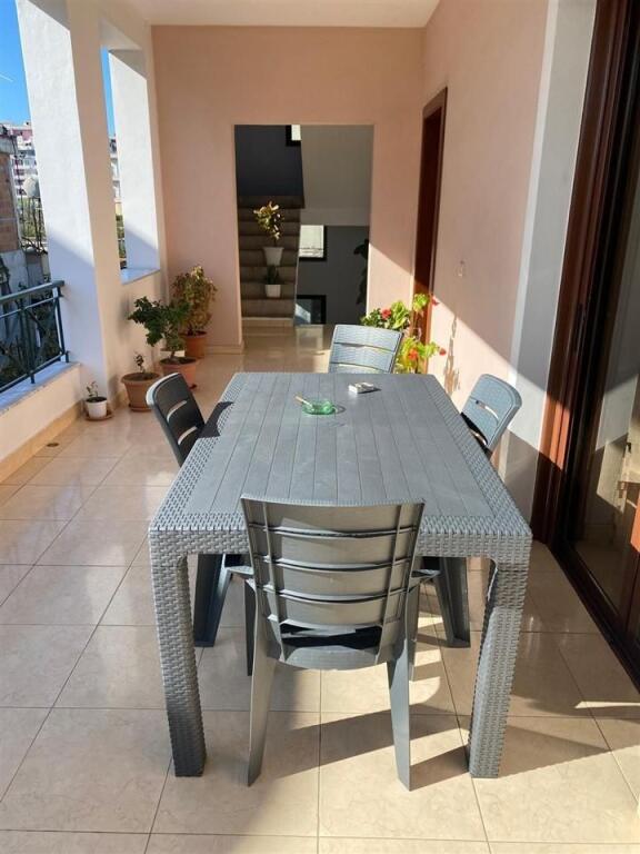 VILLA IN AFFITTO 369 M2 LAPRAKE 900 EURO