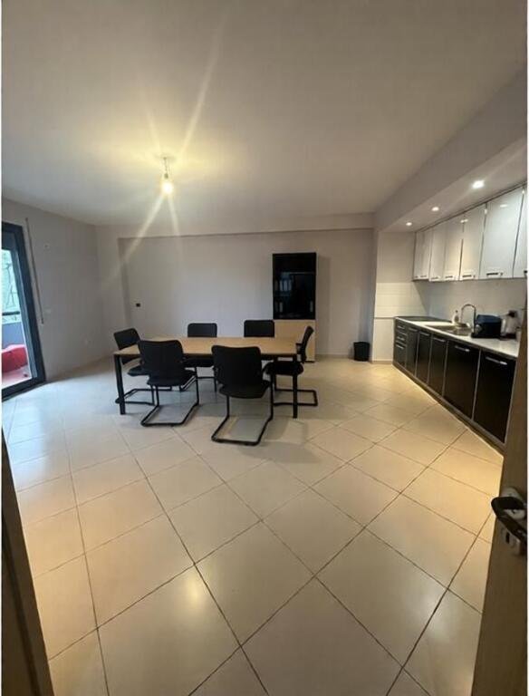 APARTAMENT NE SHITJE 3+1+2 TE STADIUMI DINAMO, TIRANE