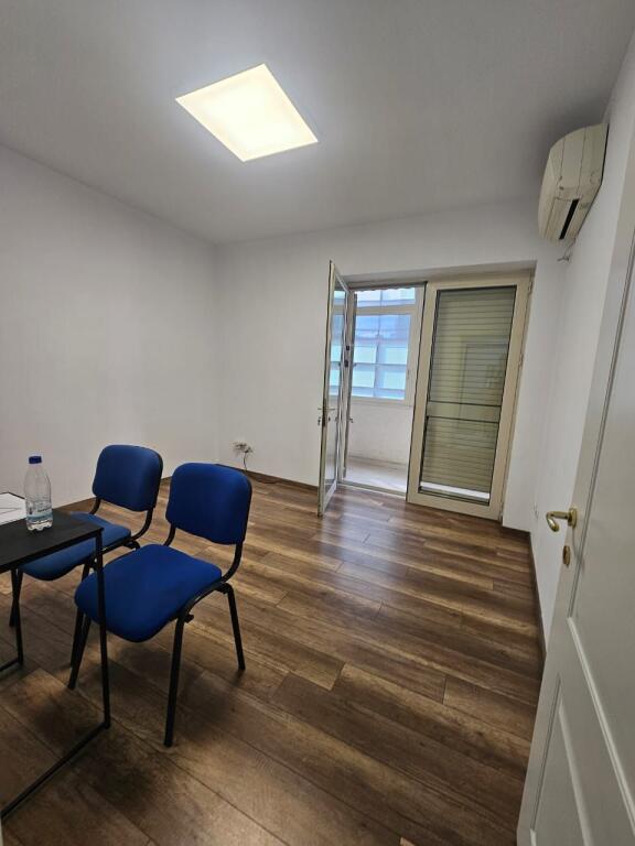 Locale Commerciale in Affitto – Posizione Premium nel Centro!