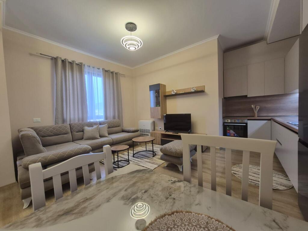 🏠 Jepet me qira apartament 1+1